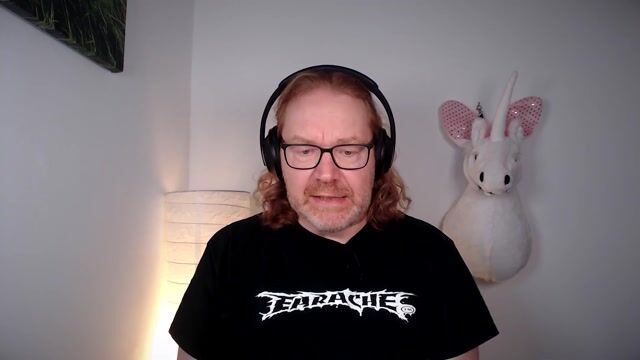 Playing a round of the 'Fake or News' tech quiz