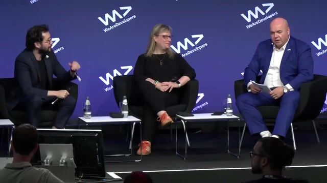 The future of retail depends on human-AI collaboration