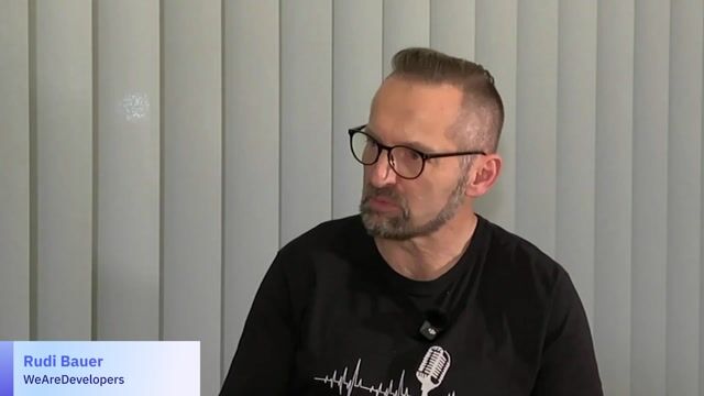 Shifting HR from standard products to AI-powered platforms