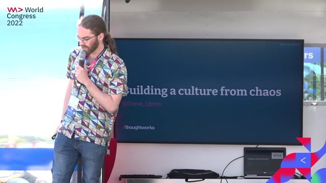 Transitioning architecture to microservices at Netflix thumbnail
