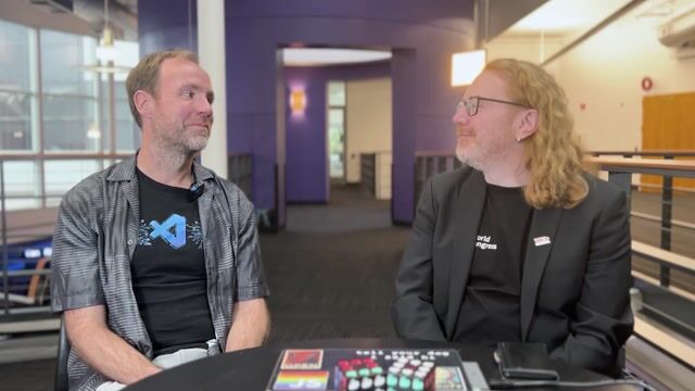 Understanding the web-based architecture of VS Code