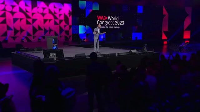 The Quantum Leap: Redefining Computing and Its Applications thumbnail