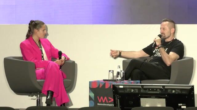 Communicating digital transformation to long-term employees