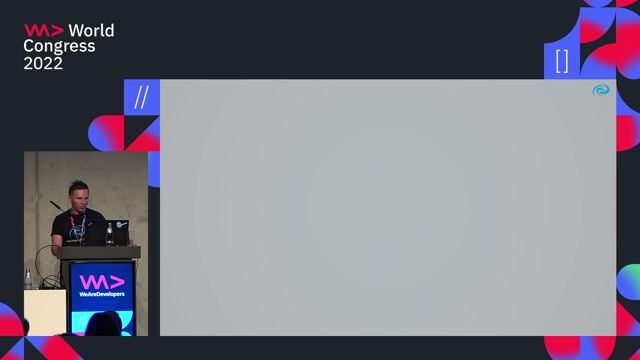 Combining persistence strategies in a microservices world