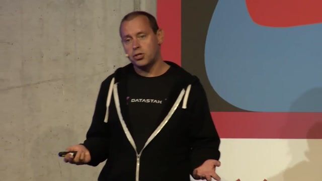 Accelerating GenAI Development: Harnessing Astra DB Vector Store and Langflow for LLM-Powered Apps thumbnail